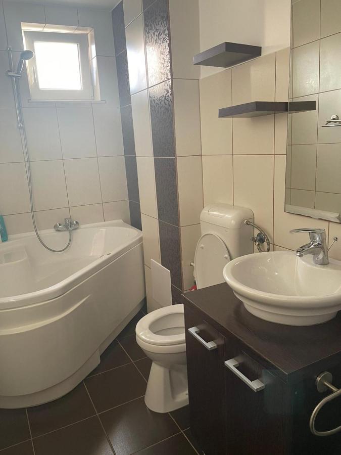 Angels Apartment Oradea Buitenkant foto