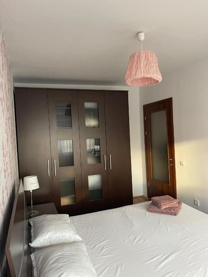 Angels Apartment Oradea Buitenkant foto