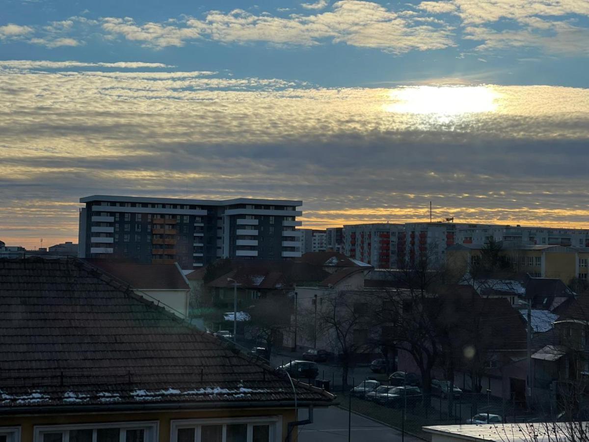 Angels Apartment Oradea Buitenkant foto